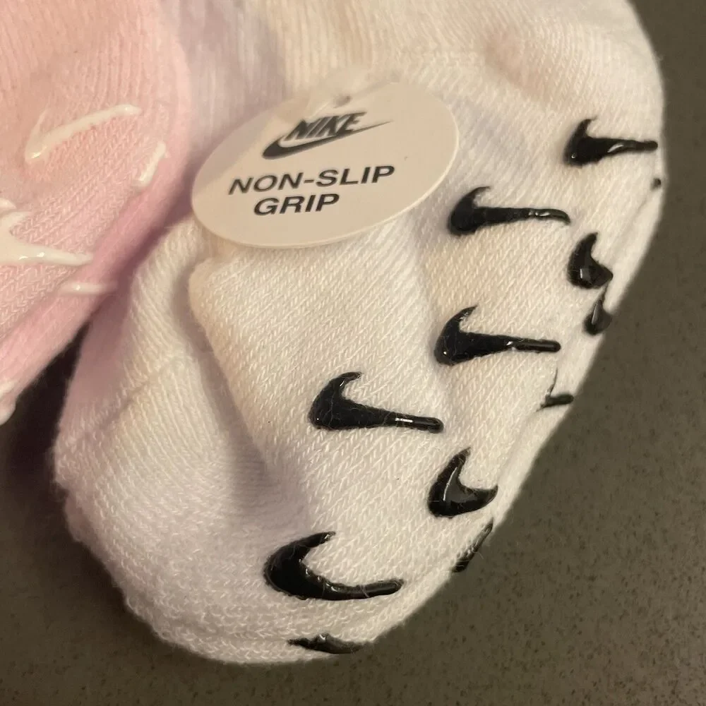 Nike 3 pack non slip lightweight baby girl socks 6-12 Months new